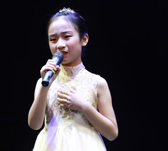 想让自己的孩子更加的出众，一个少儿播音主持培训少不了